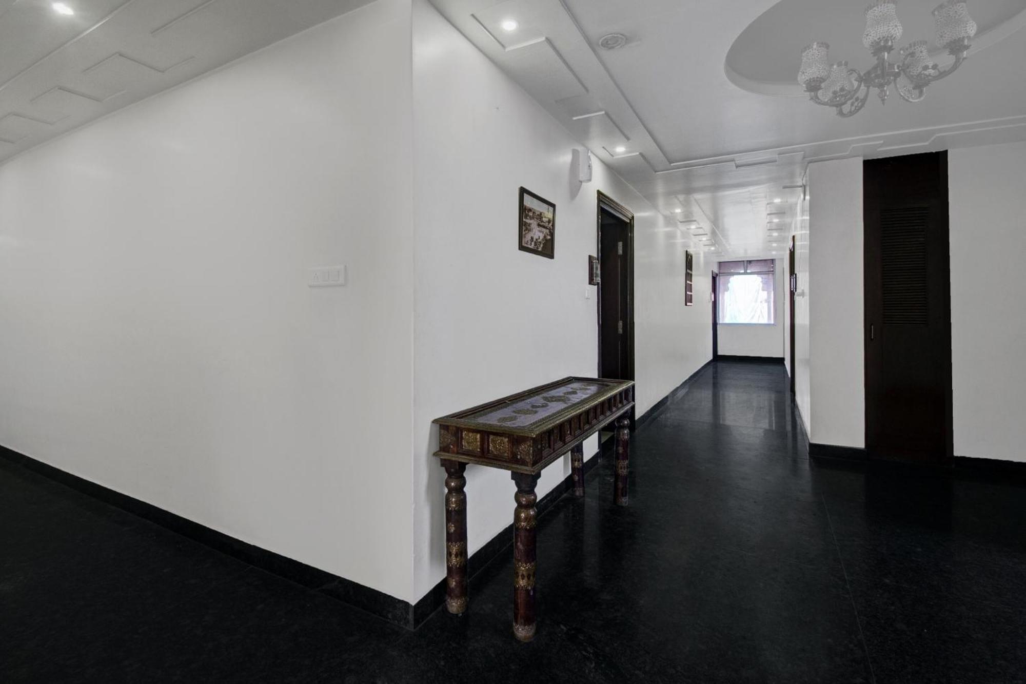 Townhouse Oak Hotel Heritage Heights Jaipur Buitenkant foto