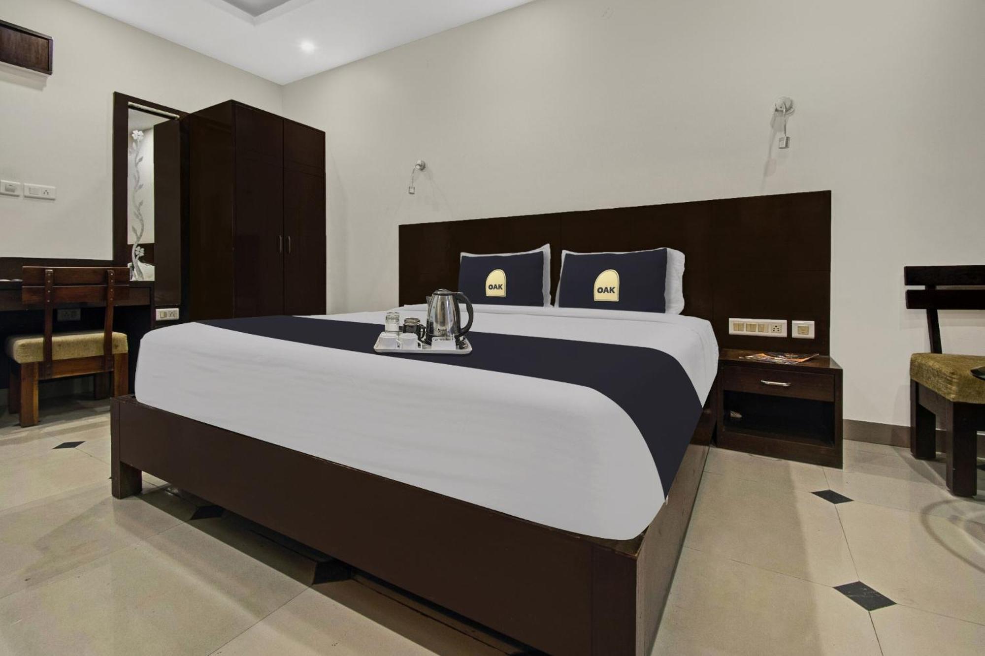 Townhouse Oak Hotel Heritage Heights Jaipur Buitenkant foto