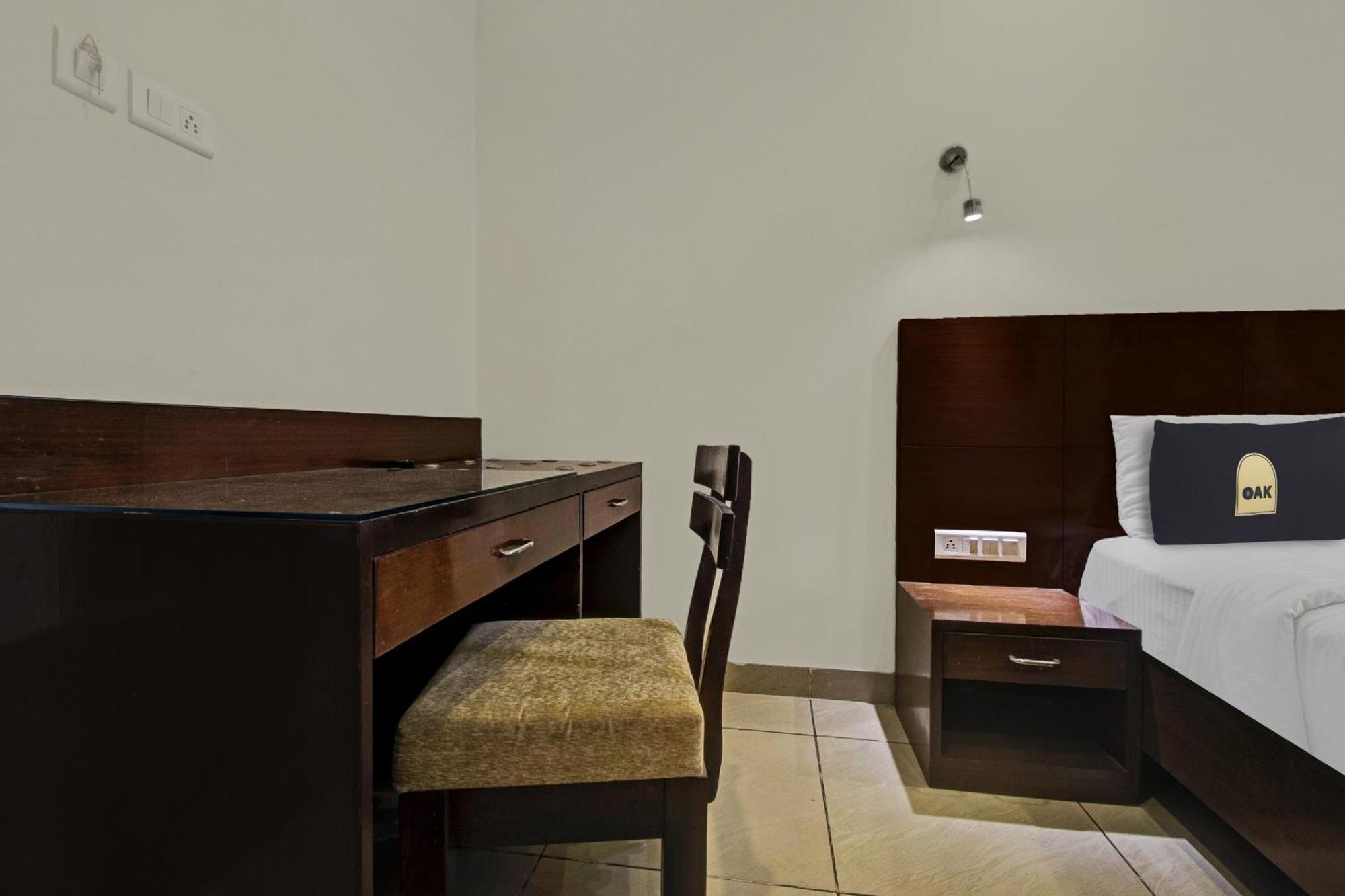 Townhouse Oak Hotel Heritage Heights Jaipur Buitenkant foto