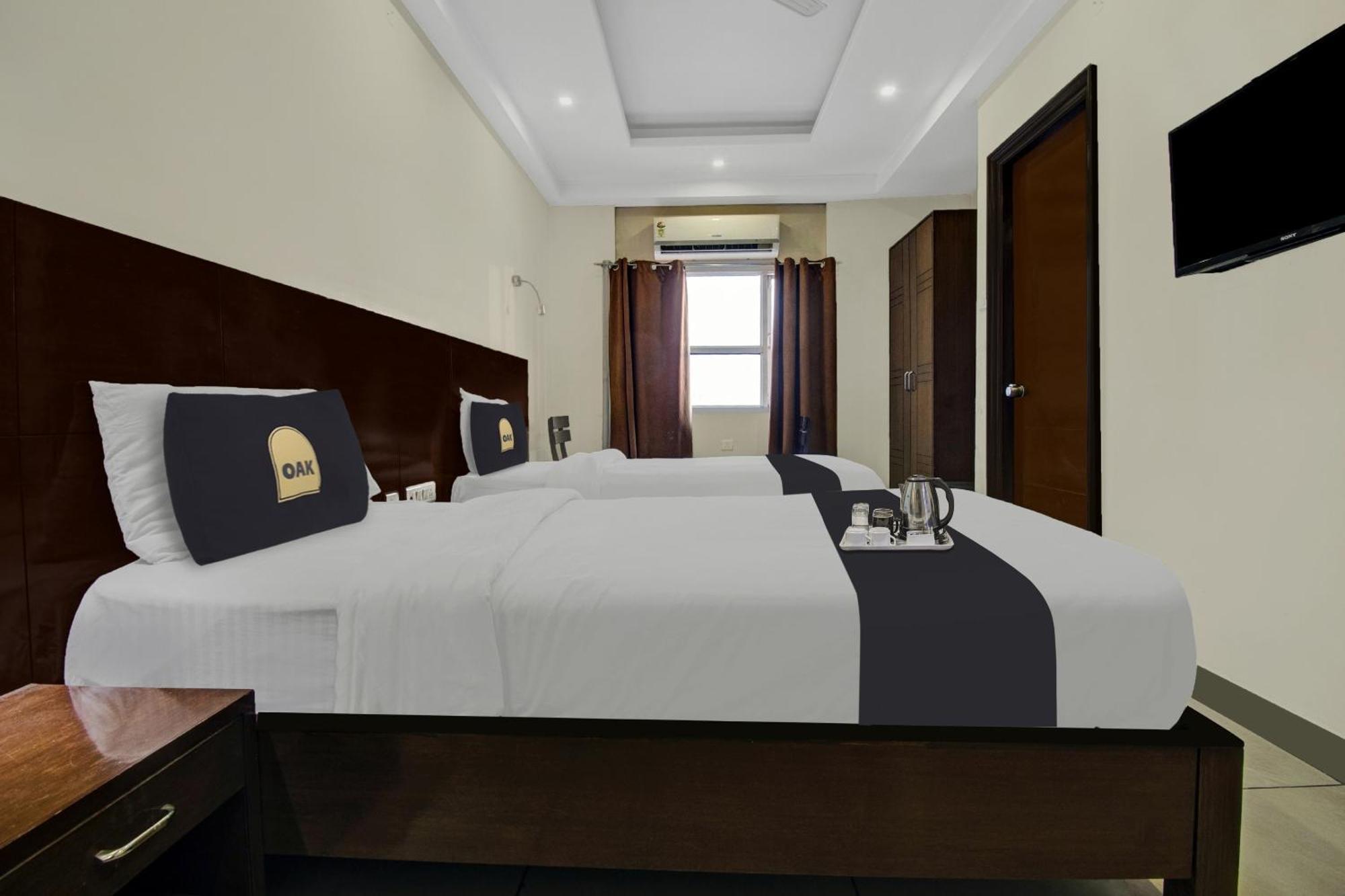 Townhouse Oak Hotel Heritage Heights Jaipur Buitenkant foto