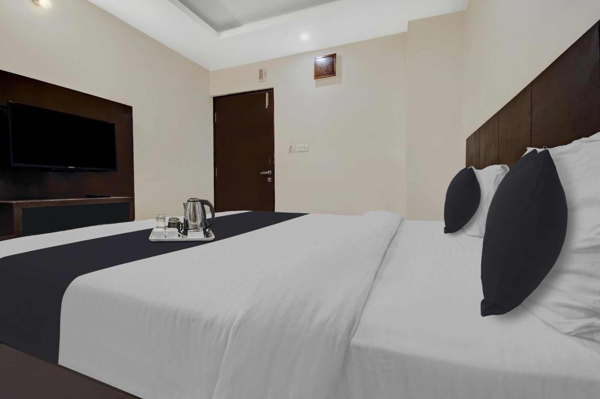 Townhouse Oak Hotel Heritage Heights Jaipur Buitenkant foto